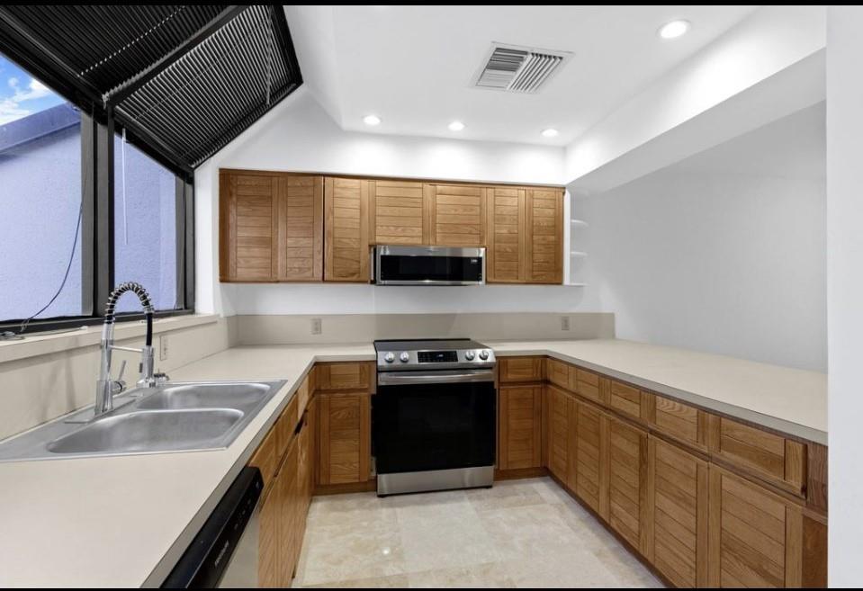 Portside Yacht Club - Residential Lease