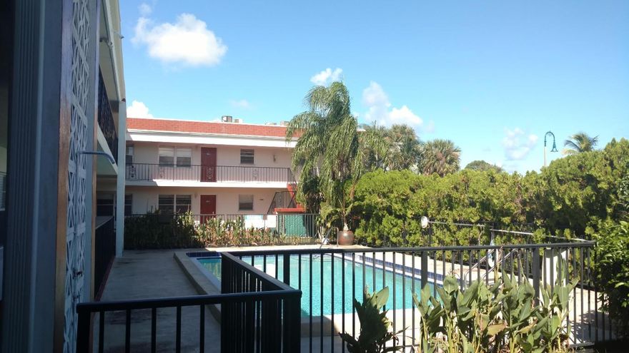 WOW ONE OF A KIND , 18 LARGE ONE BEDROOM ONE BATH, TWO 3 BEDROOOM 3 BATHS,LARGE  POOL ,UPDATED ELECTRIC MAIN SERVICE ,ROOF IS ONE YEAR OLD , PROPERTY IS VACANT,  HAS BEEN USED FOR YEARS AS SOBER LIVING FACILITY IN GREAT SHAPE OWNER WILL SELL OR LEASE WITH OPTION TO BUY .