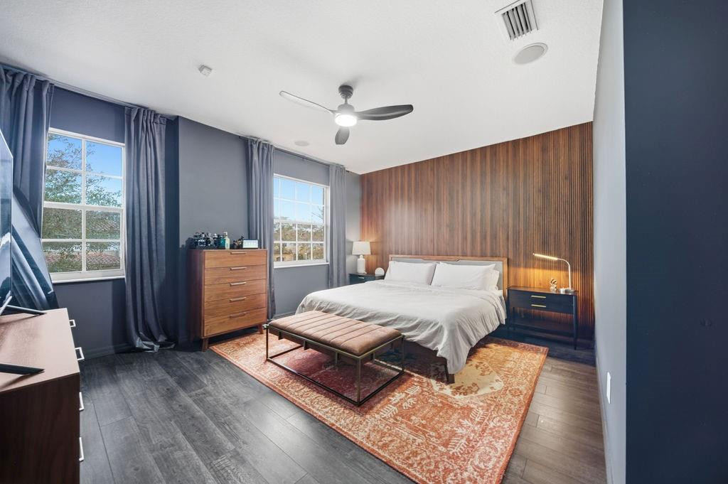 Escada 174-84 B - Residential Lease