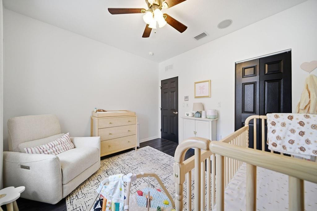 Escada 174-84 B - Residential Lease