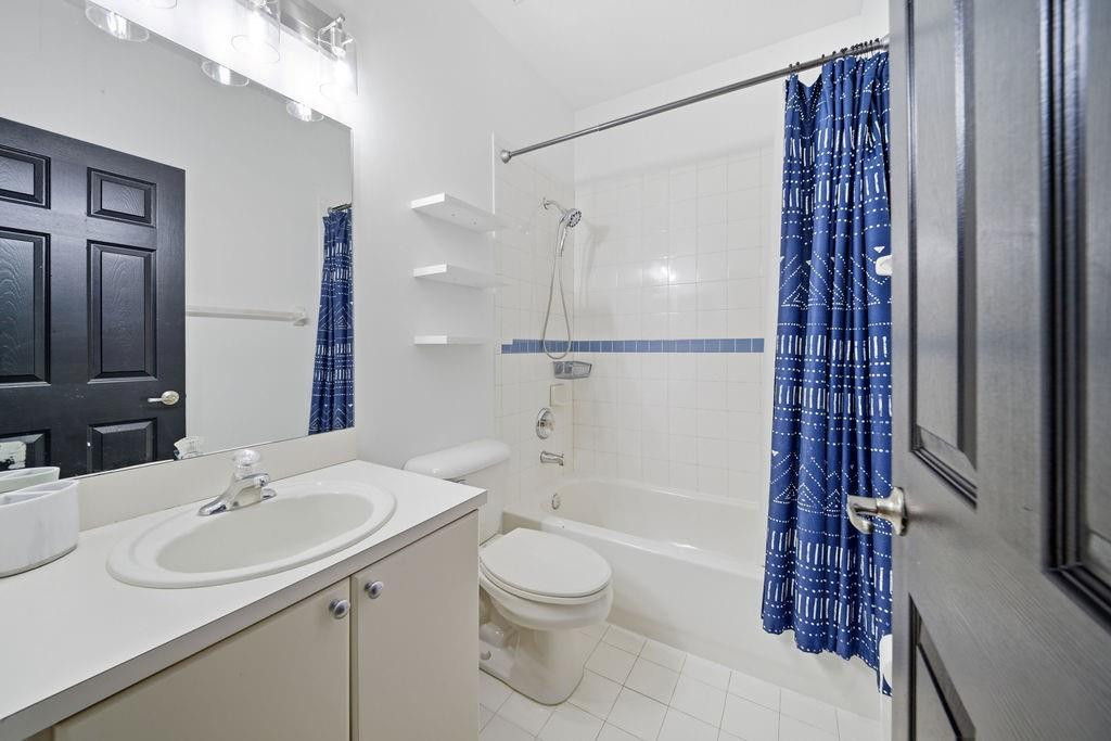 Escada 174-84 B - Residential Lease