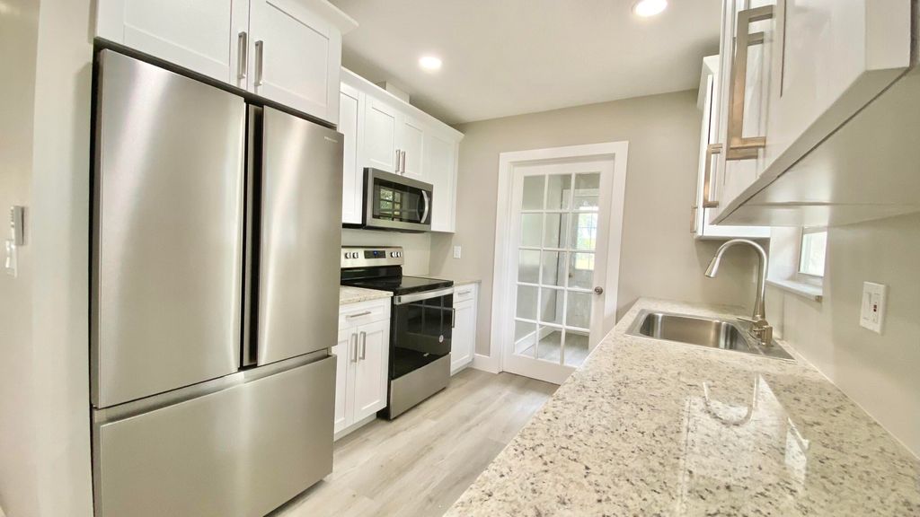 Photo of 907 SE Lake Street, Stuart, FL 34994 (MLS # R10943698)