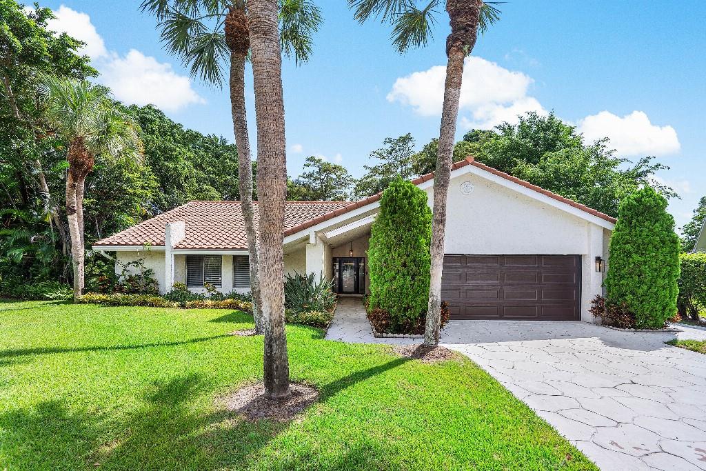 Welcome to your new home in Estancia West, one of Boca Raton’s most sought-after gated communities. This residence offers an incredible opportunity to own a beautifully maintained property in a prime central location at one of the most attractive price points in the neighborhood.
Property Highlights:
4 spacious bedrooms | 2 full bathrooms
Private pool and large backyard, perfect for entertaining
Updated entryway and garage doors
Renovated showers and bathtubs
Newer roof
Open layout with plenty of natural light
Location & Lifestyle:
Within a top-rated Boca Raton school district
Minutes from shopping, dining, and major highways
Close to houses of worship, including BCJ
Guard-gated community with 24-hour security