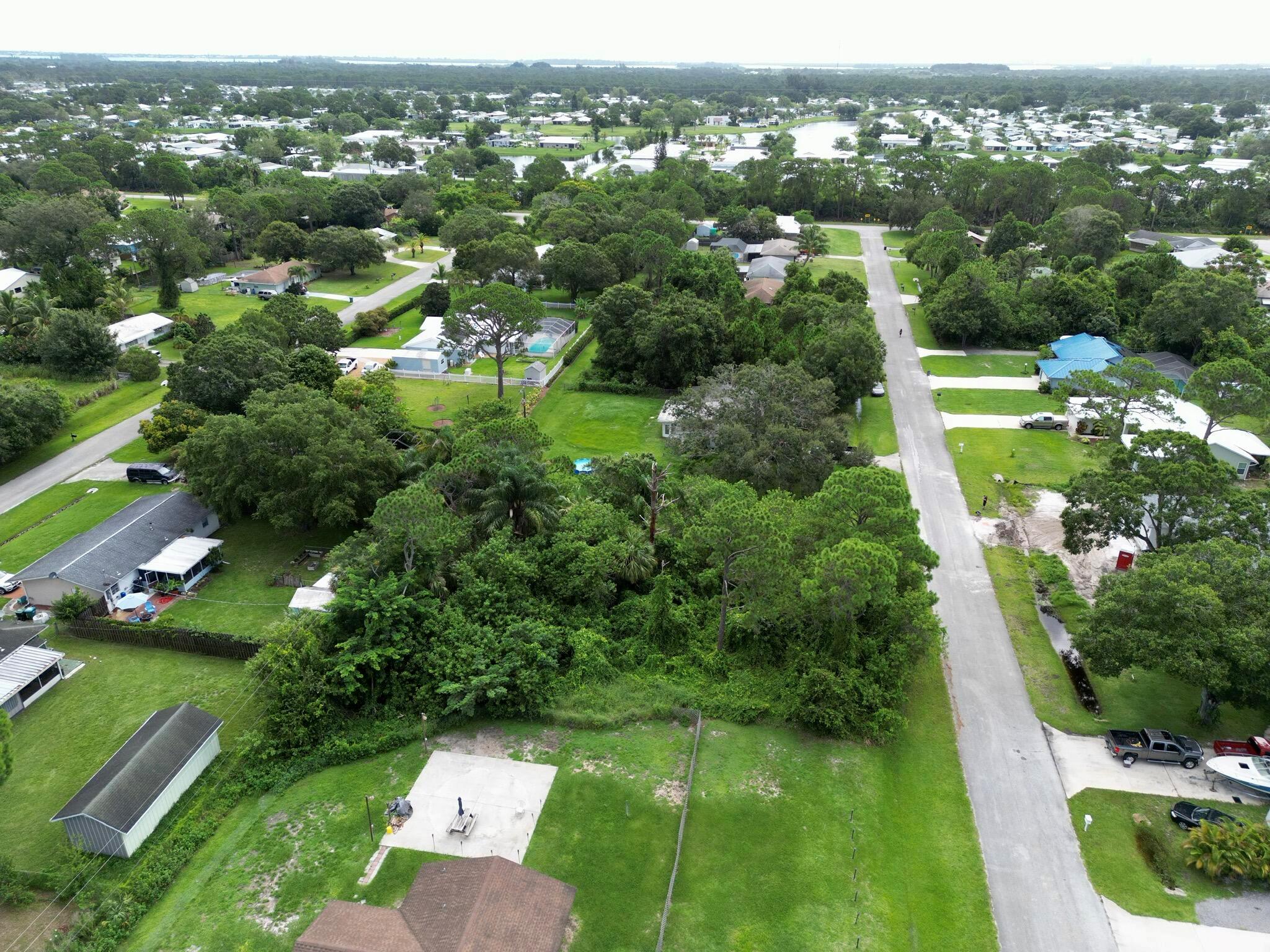 LAKEWOOD PARK - Land