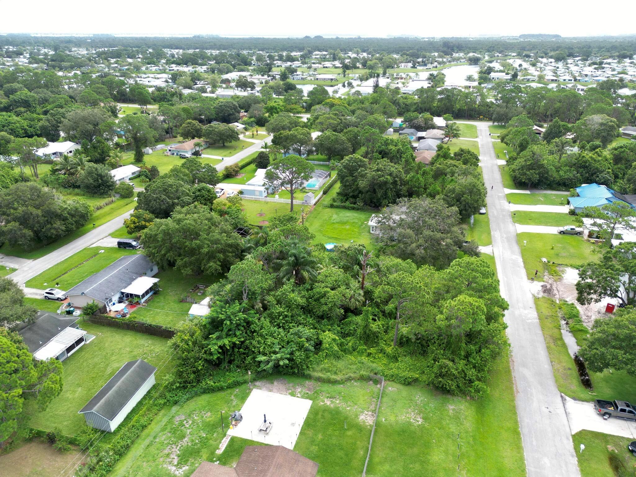 LAKEWOOD PARK - Land