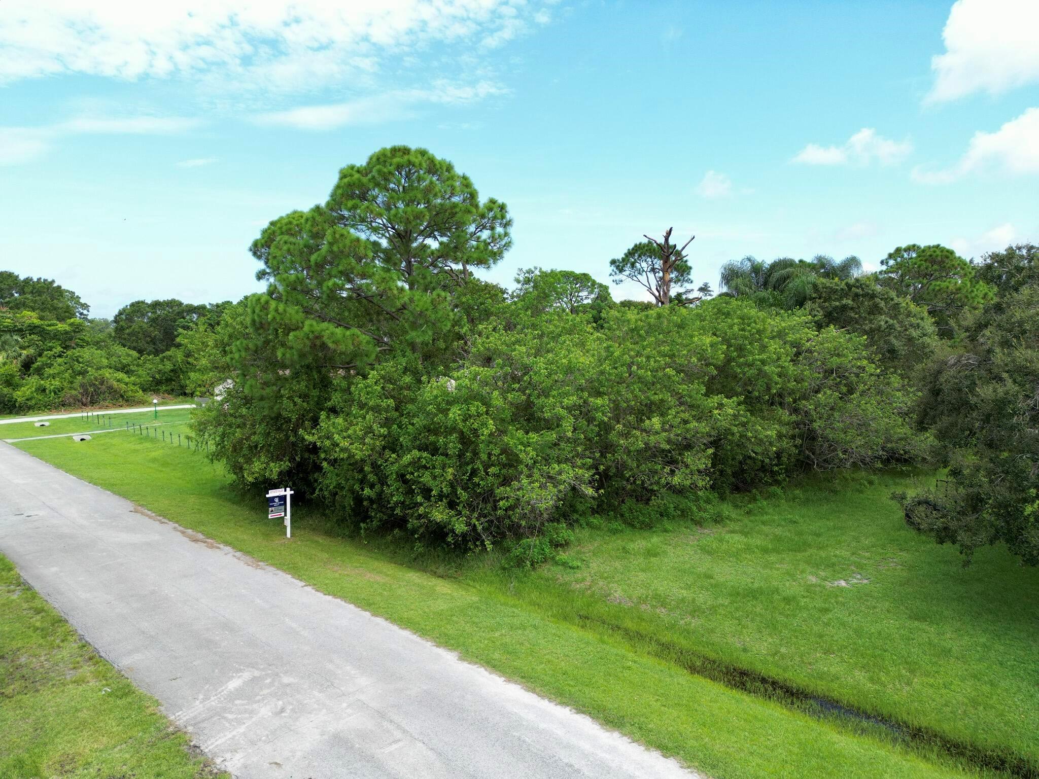 LAKEWOOD PARK - Land