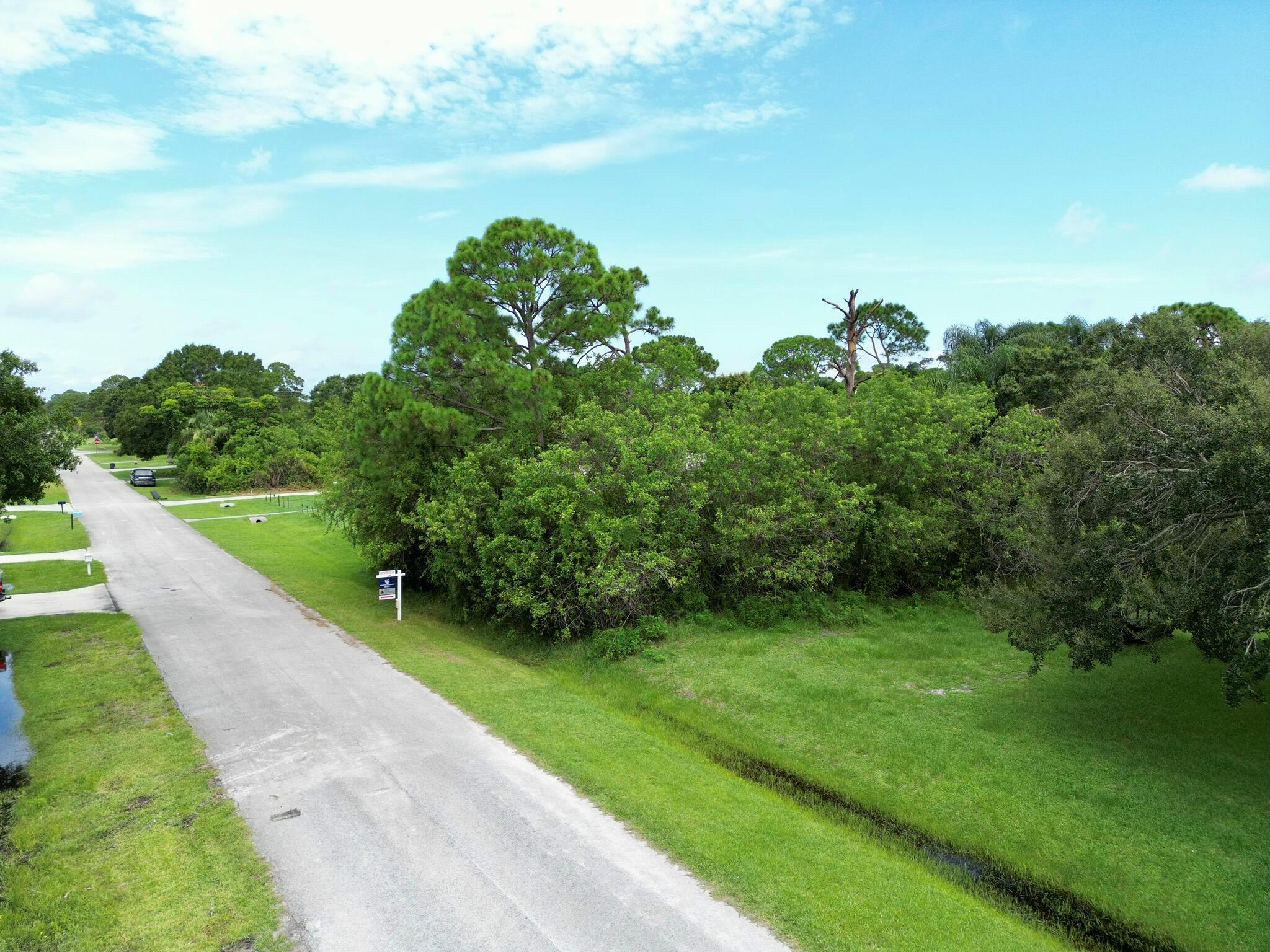 LAKEWOOD PARK - Land