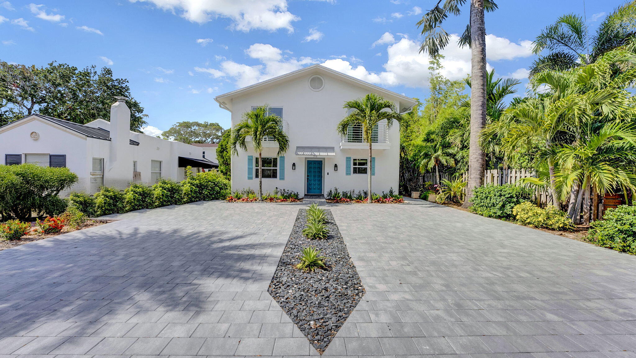 218 NE 10th Street