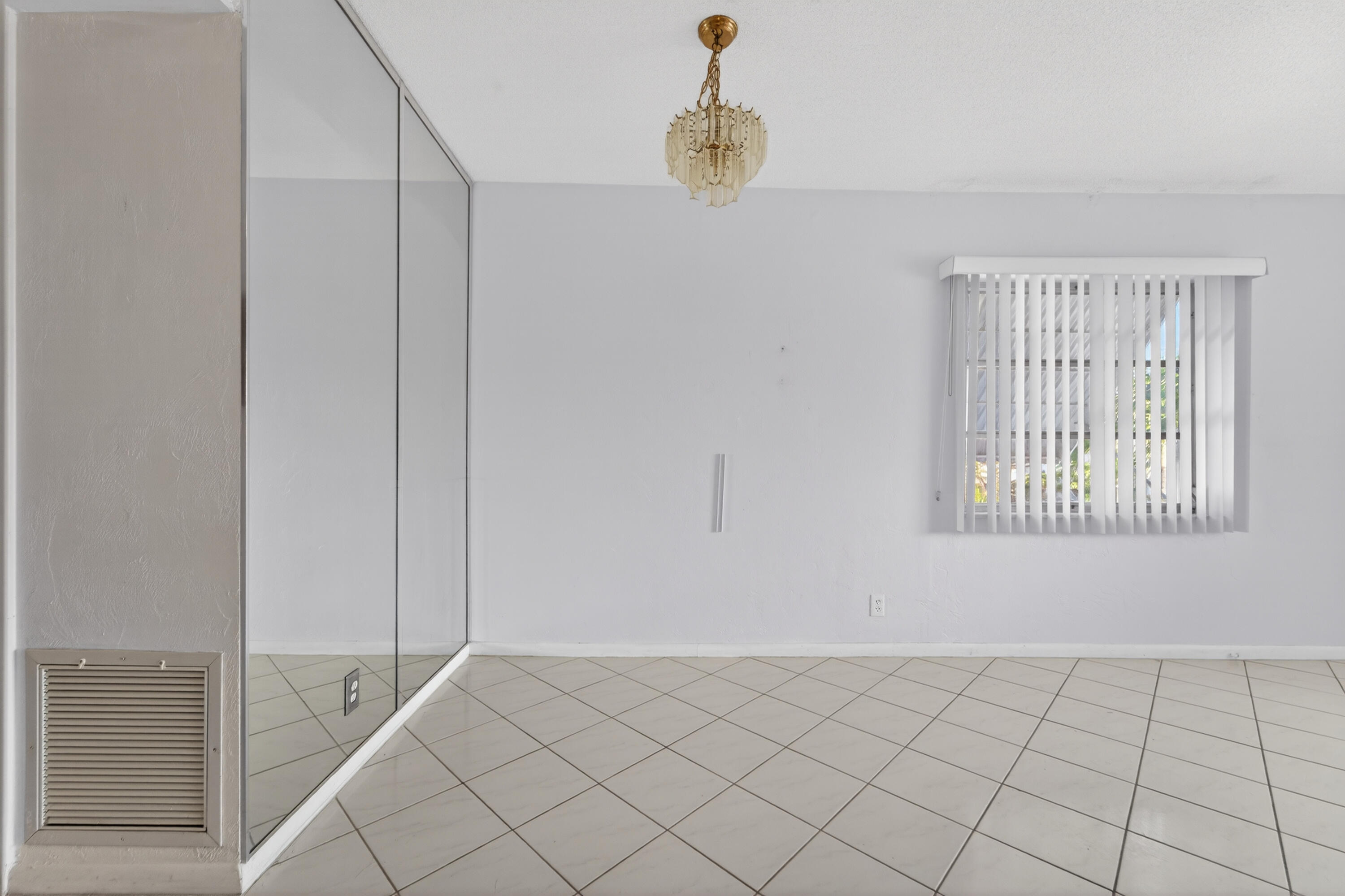 HOVIANNA APTS CONDO - Residential