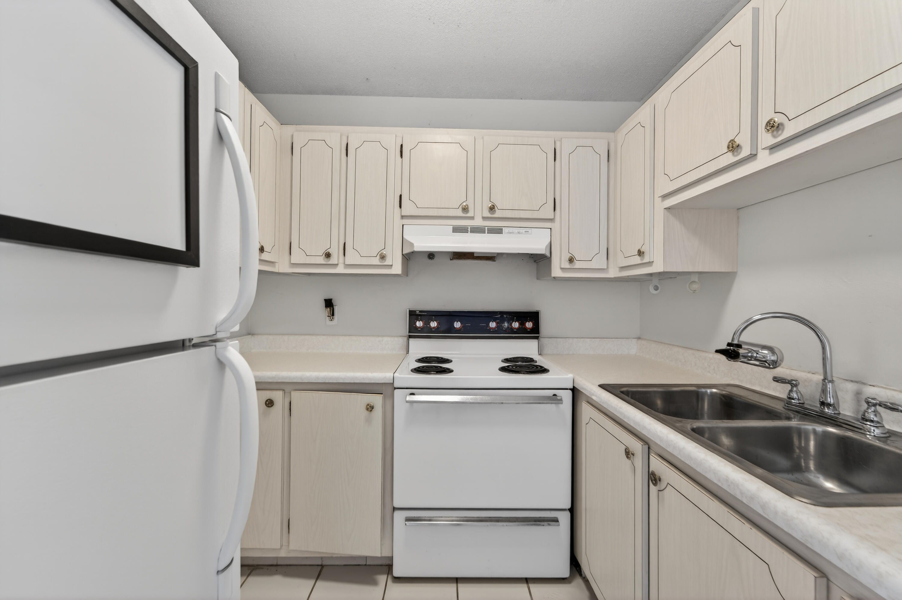 HOVIANNA APTS CONDO - Residential