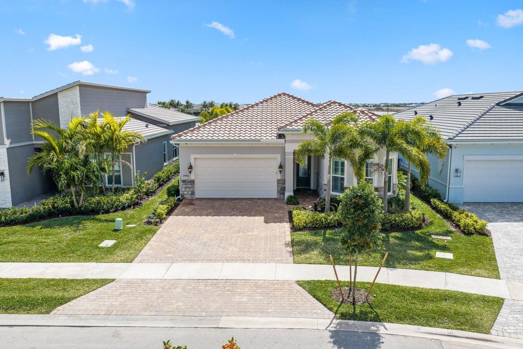 Photo of 10466 Northbrook Circle, Palm Beach Gardens, FL 33412 (MLS # B26023467)