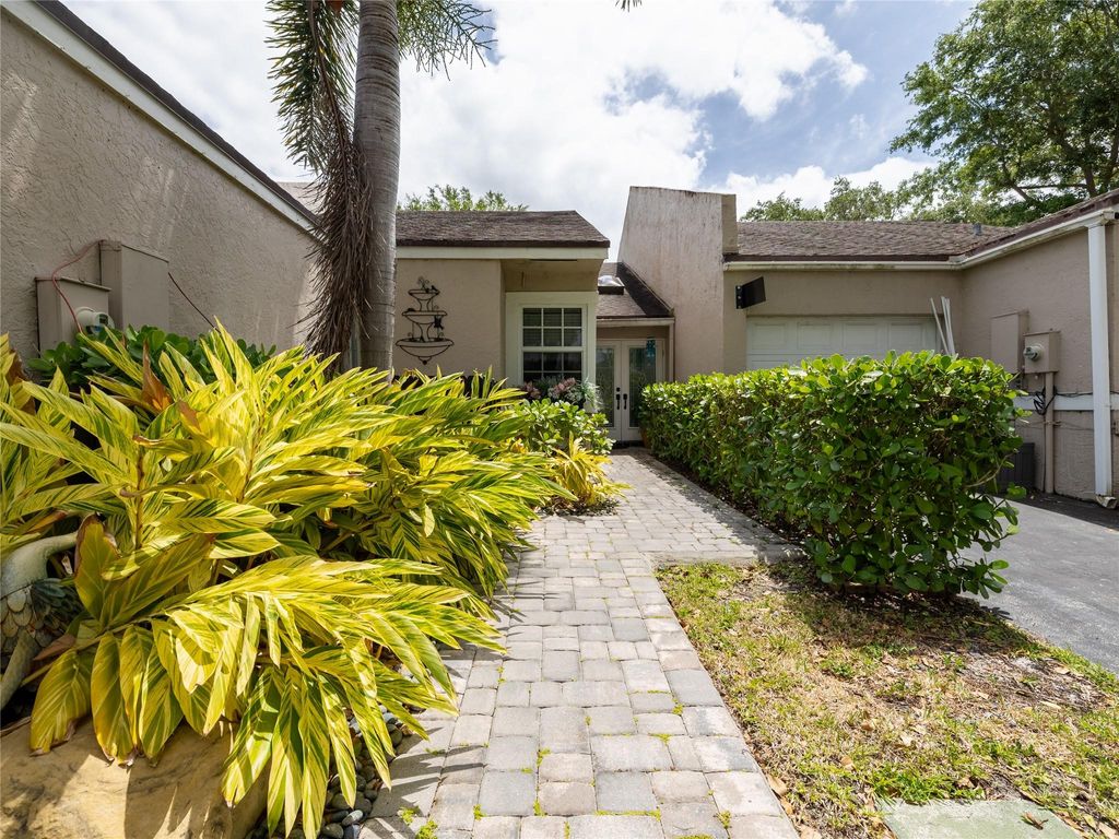 Photo of 5104 NW 11th Drive #5104, Deerfield Beach, FL 33064 (MLS # F10499237)