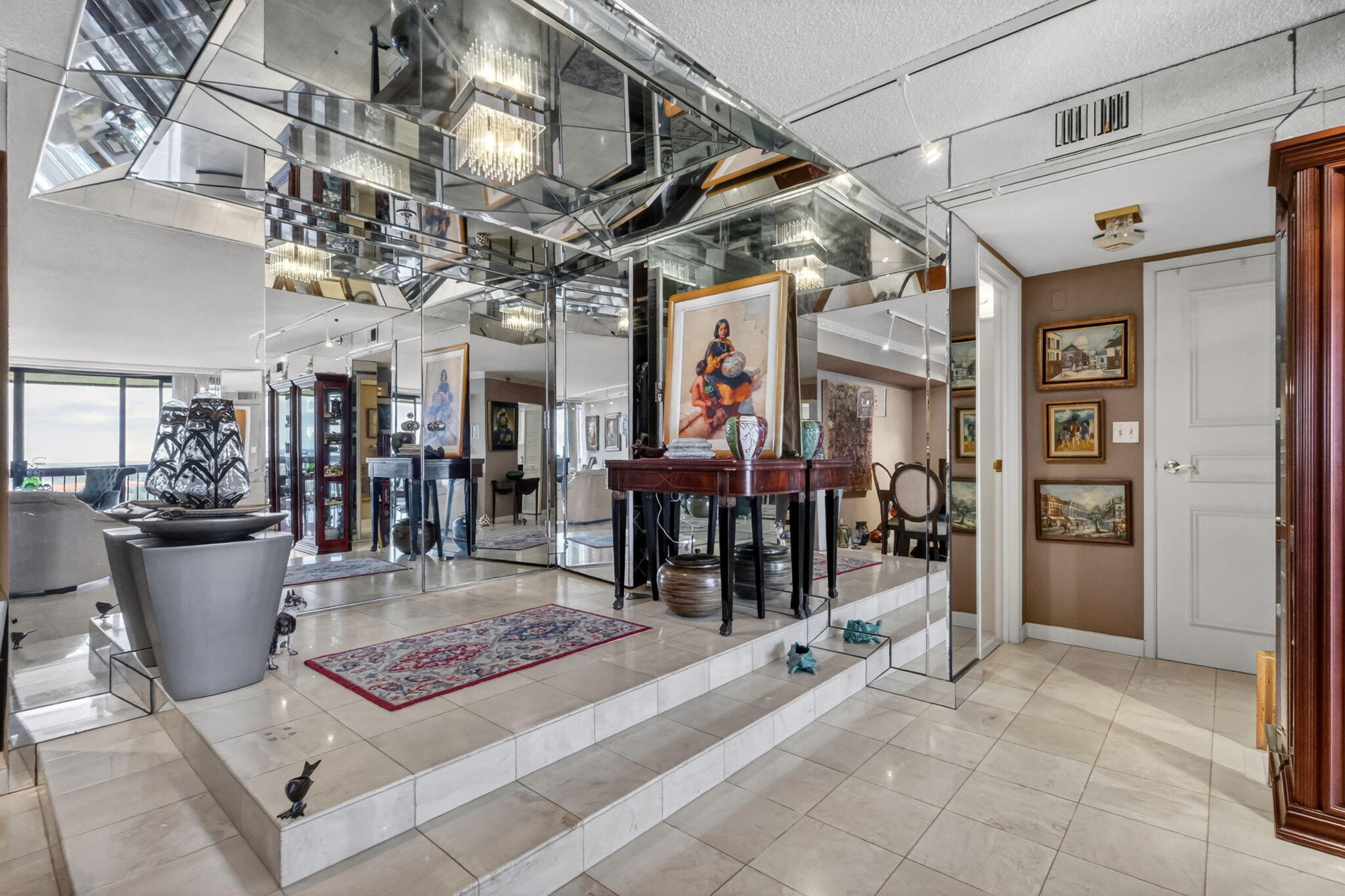 1900 Consulate Place 1705