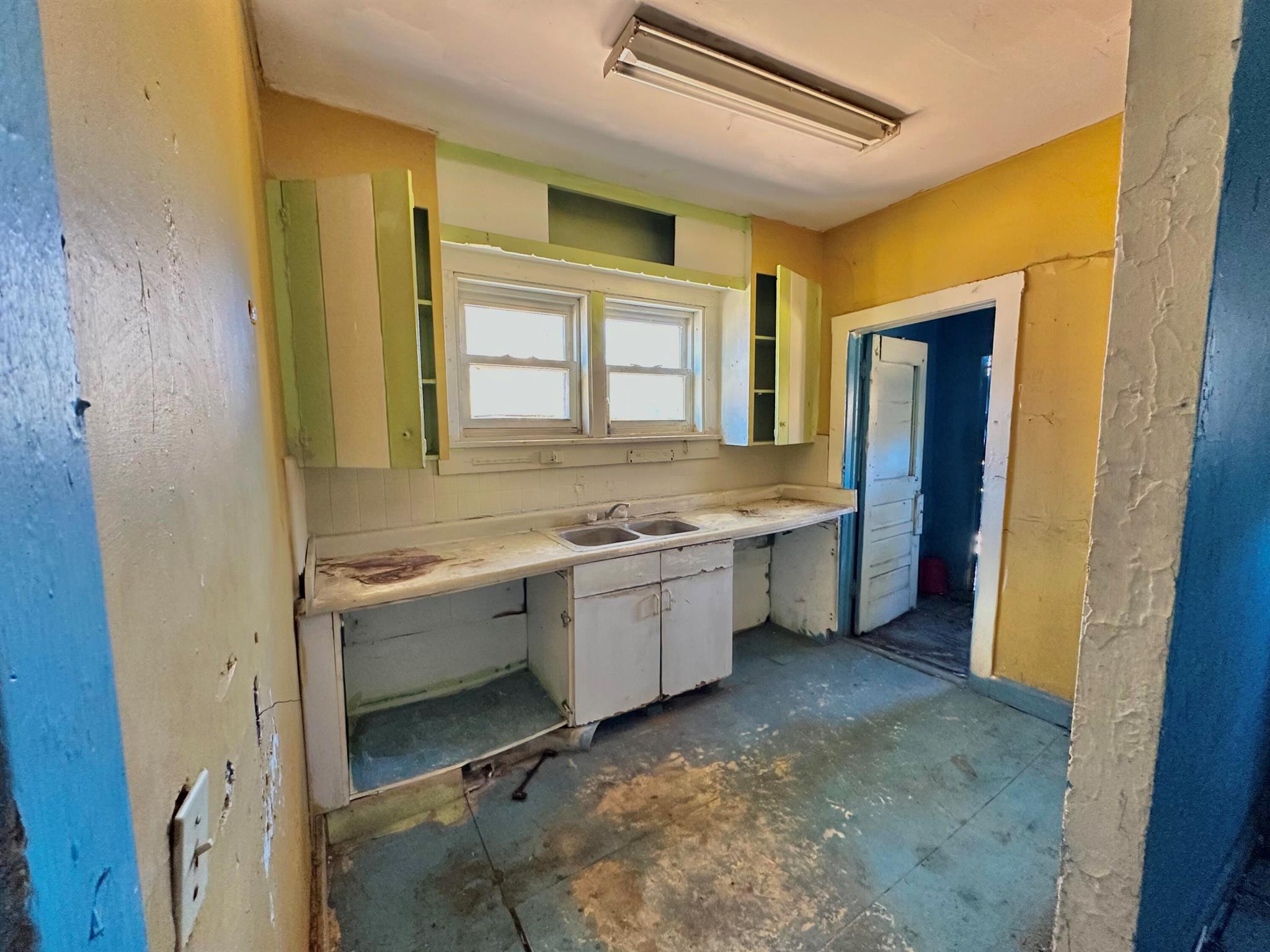 MONROE HEIGHTS - Residential