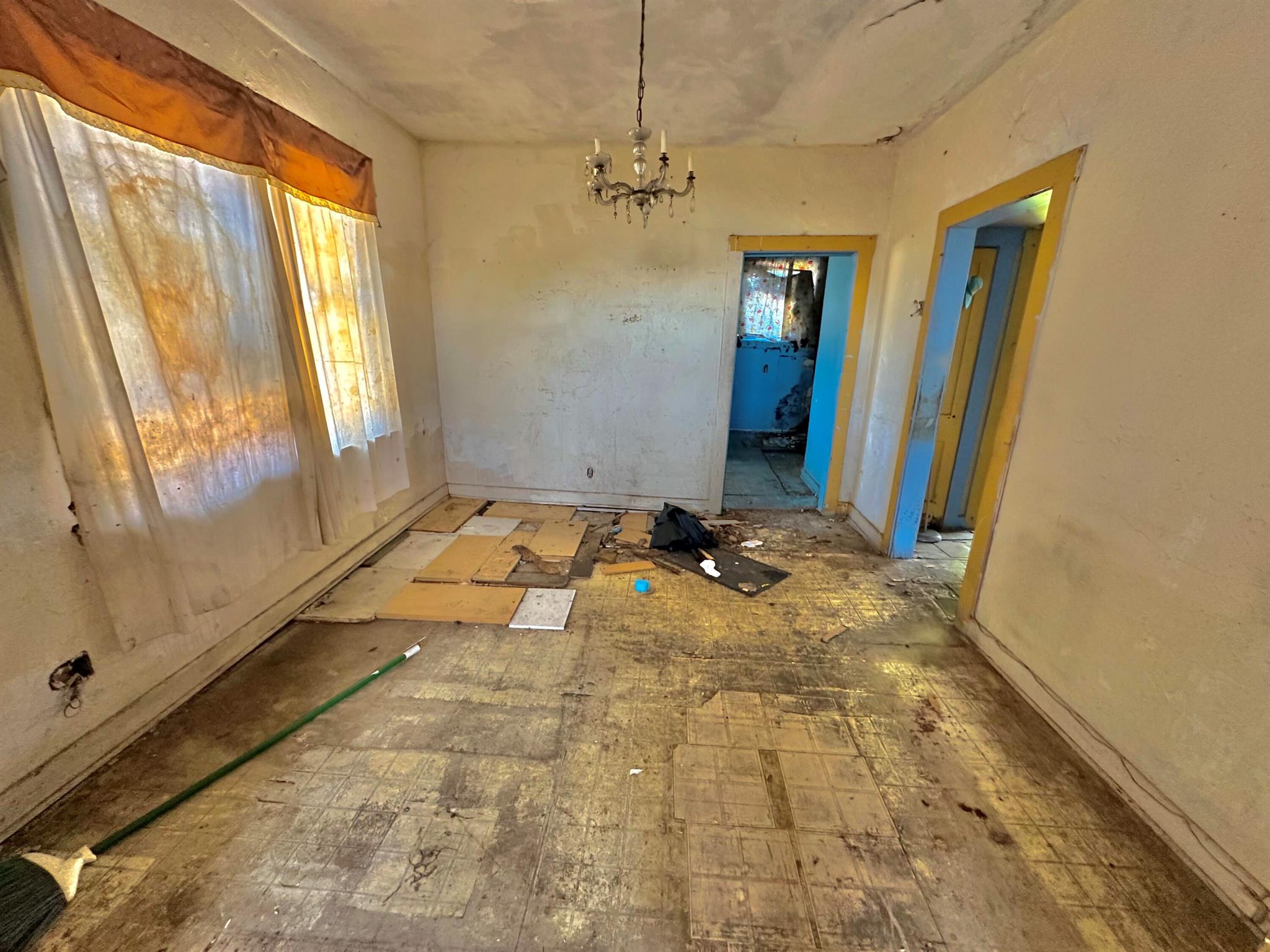 MONROE HEIGHTS - Residential