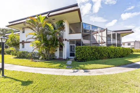 7 Greenway Village 102, Royal Palm Beach, FL MLS: R11073848