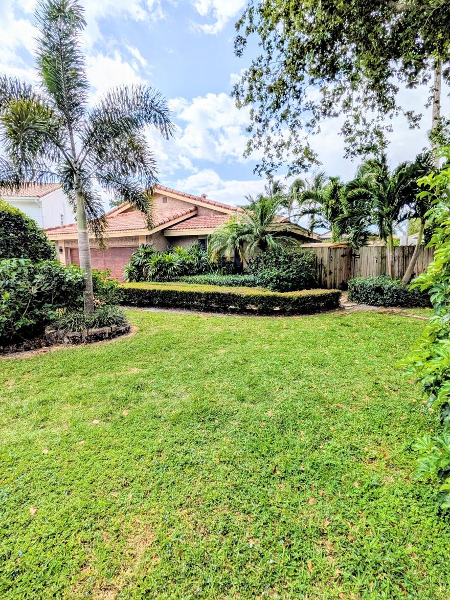 Large ranch on a beautiful cul de sac. Extra large lot next to the lake. Great family home in the beautiful Vista Verde community. 3 bdrms , 2.5 baths. large master suite. Large pool with heater. Walk to Via Verde School and walk to Shul. Low HOA.