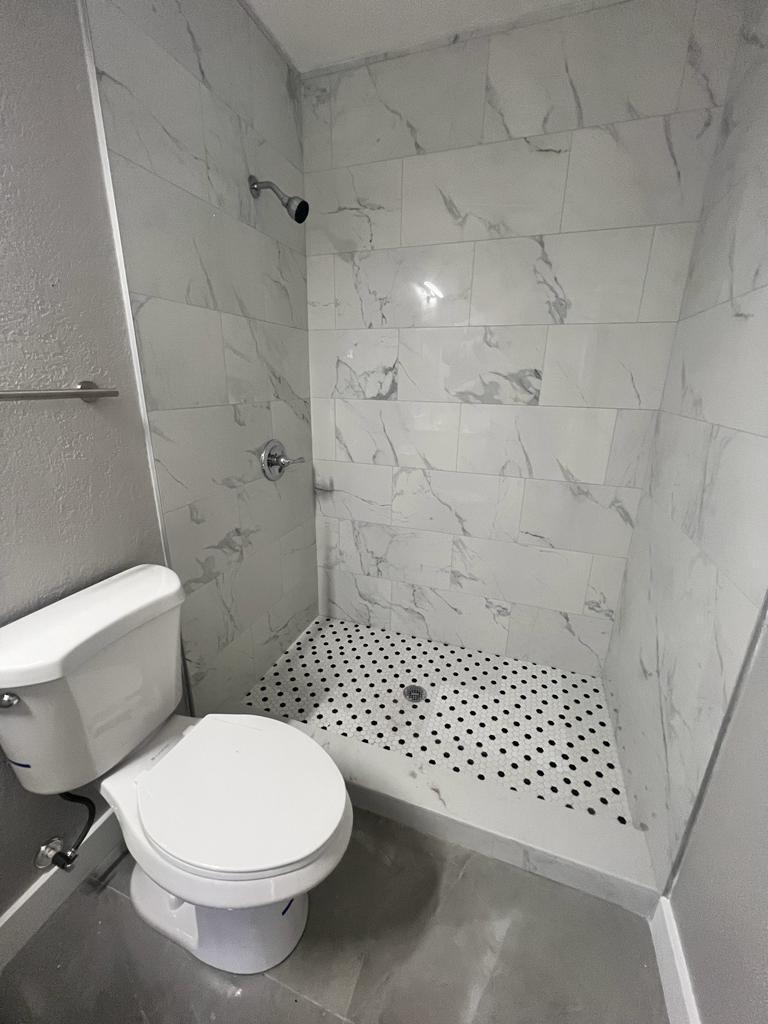 ROLLING GREEN RIDGE 1ST ADD - Residential Lease