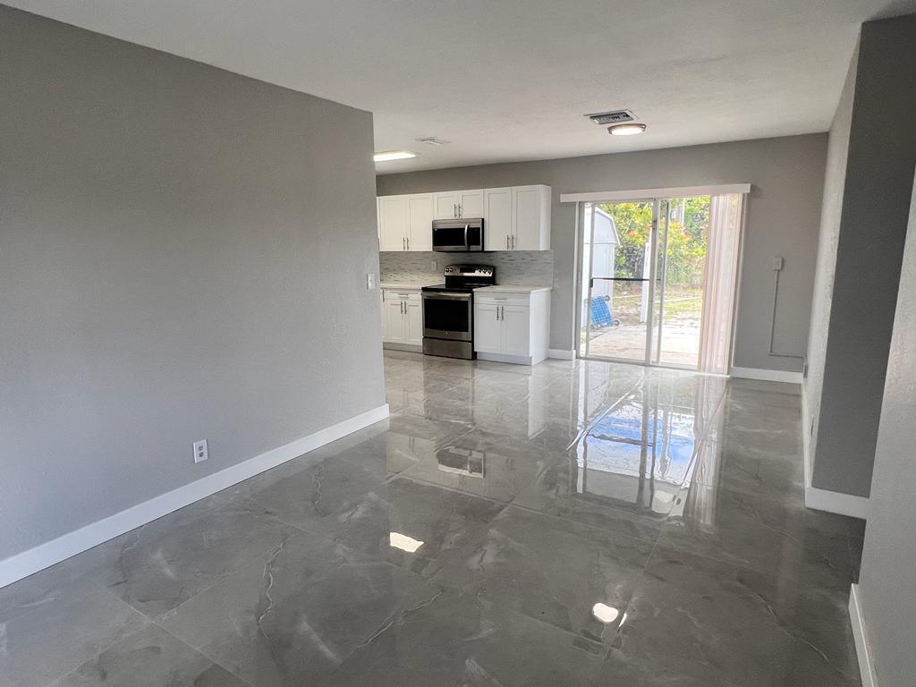 ROLLING GREEN RIDGE 1ST ADD - Residential Lease