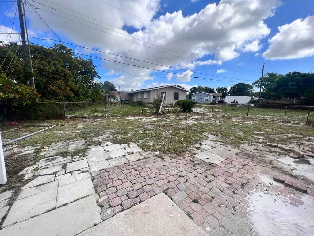 ROLLING GREEN RIDGE 1ST ADD - Residential Lease