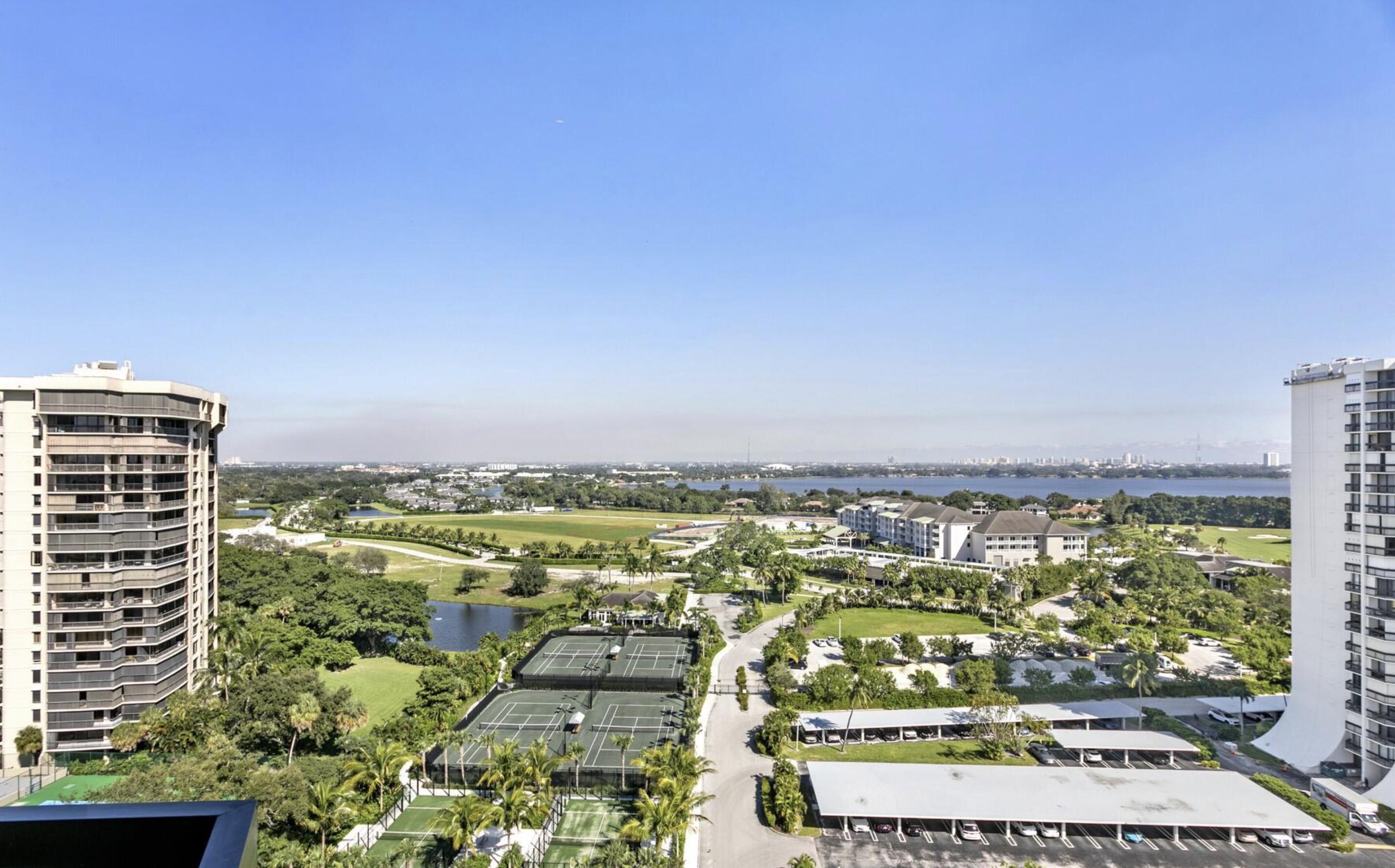 2425 Presidential Way Way 1703