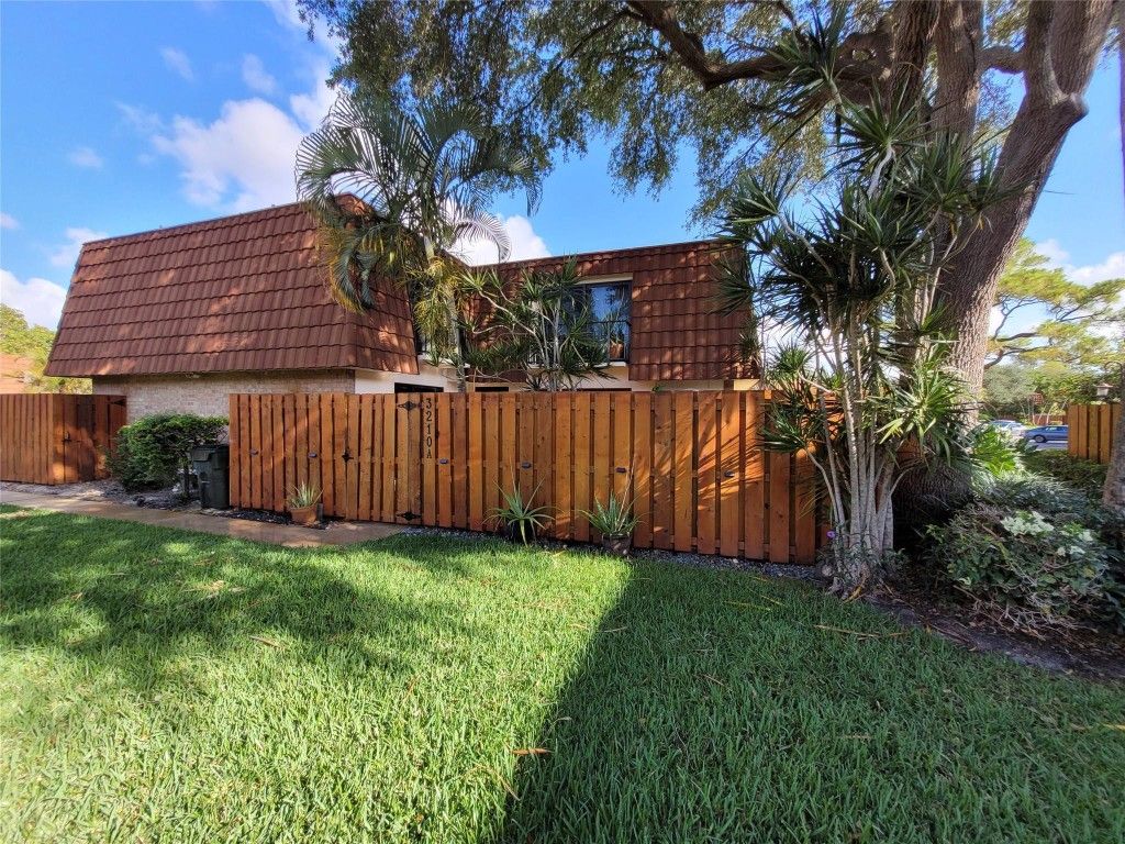 Photo of 3210 Spanish Wells Drive #27-A, Delray Beach, FL 33445 (MLS # F10501708)
