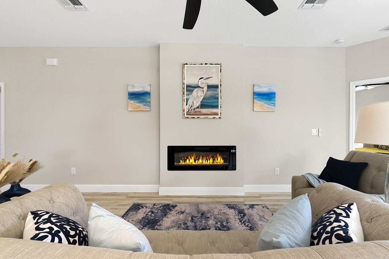 VERO LAKE ESTATES UNIT I - Residential