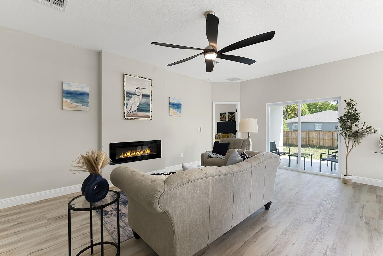 VERO LAKE ESTATES UNIT I - Residential