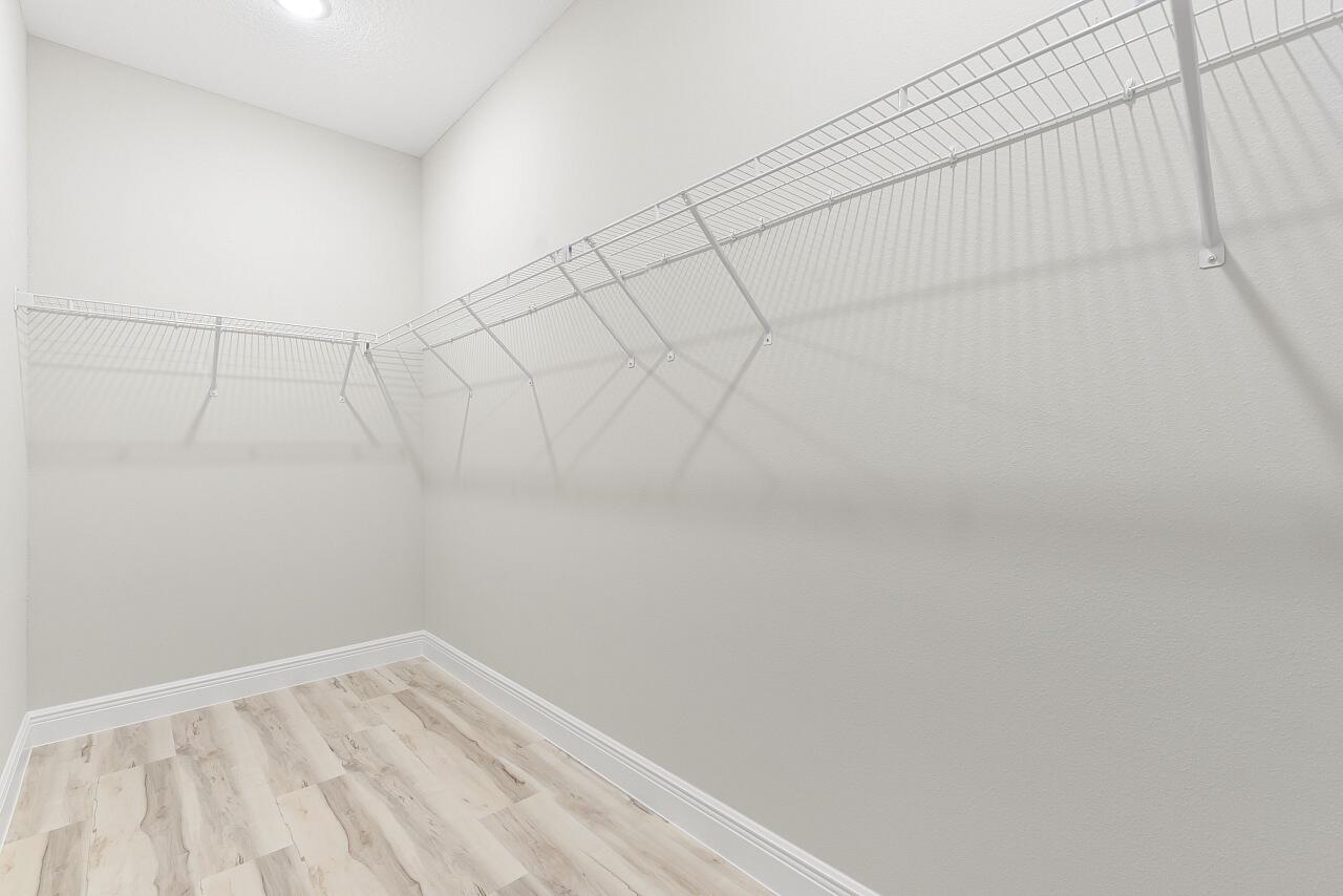 VERO LAKE ESTATES UNIT I - Residential