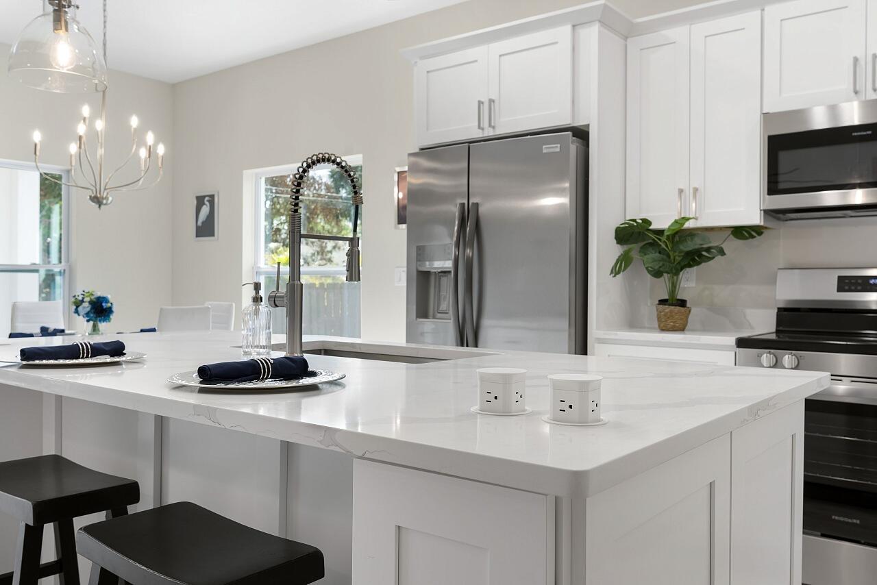 VERO LAKE ESTATES UNIT I - Residential