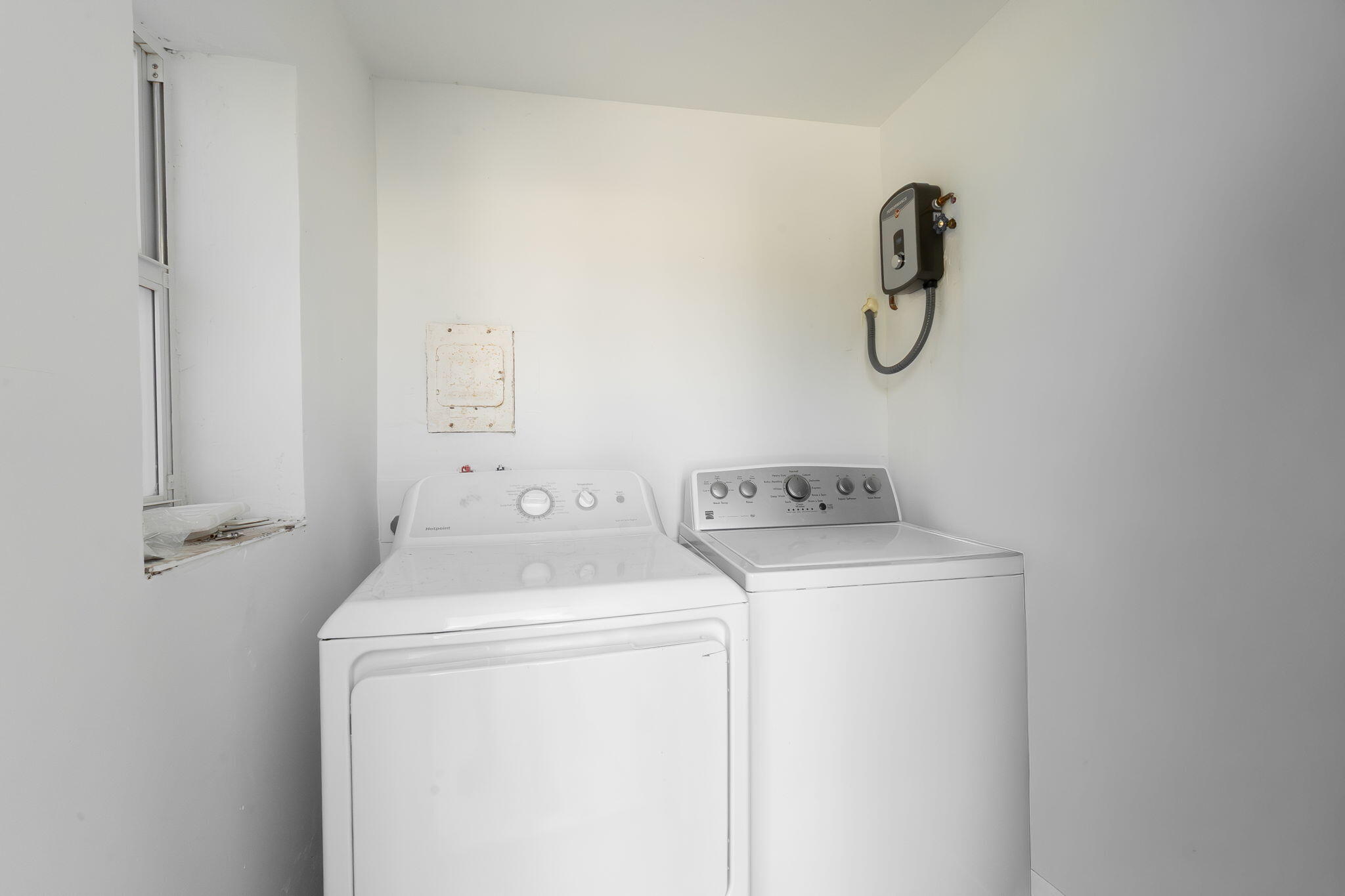 BOWERS PARK - Residential Lease