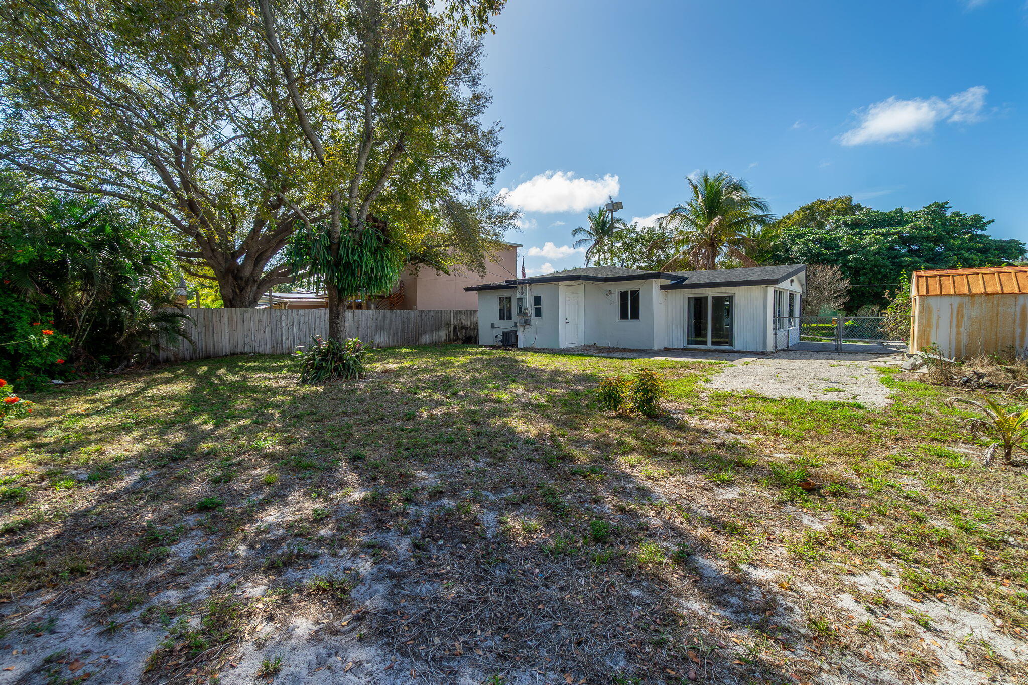 BOWERS PARK - Residential Lease