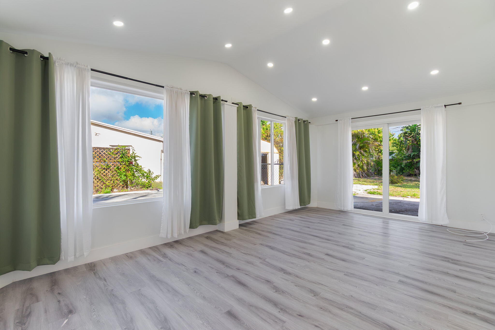 BOWERS PARK - Residential Lease