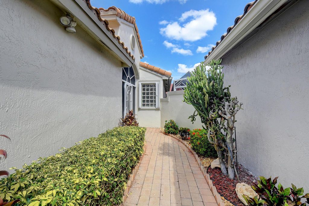 Photo of 7411 Granville Avenue, Boynton Beach, FL 33437 (MLS # R10930033)