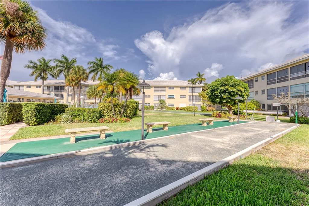 LIGHTHOUSE POINT GARDENS - Residential