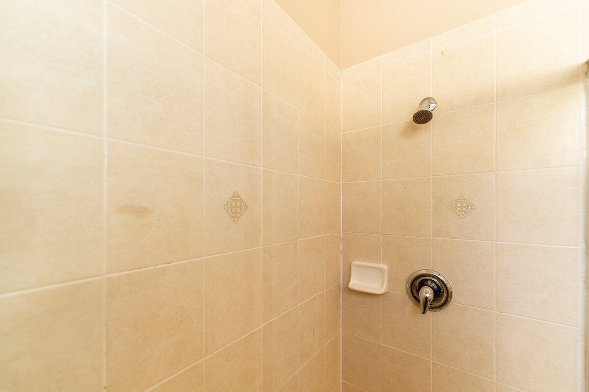 LAKEFOREST AT ST LUCIE WE - Residential Lease