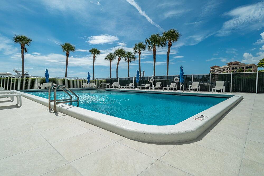 WATERVIEW TOWERS CONDO - Residential