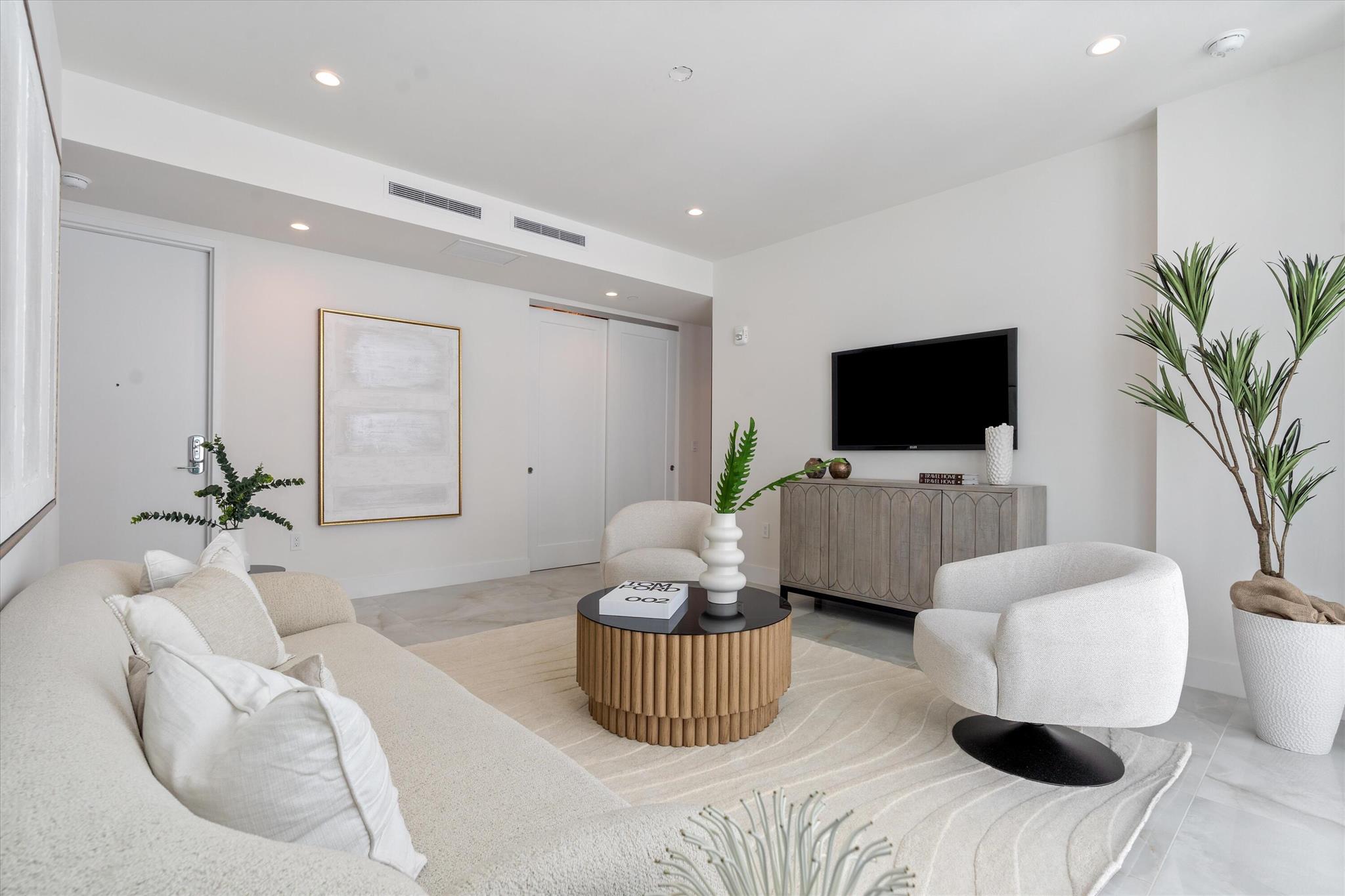 ROYAL PALM RESIDENCES CON - Residential