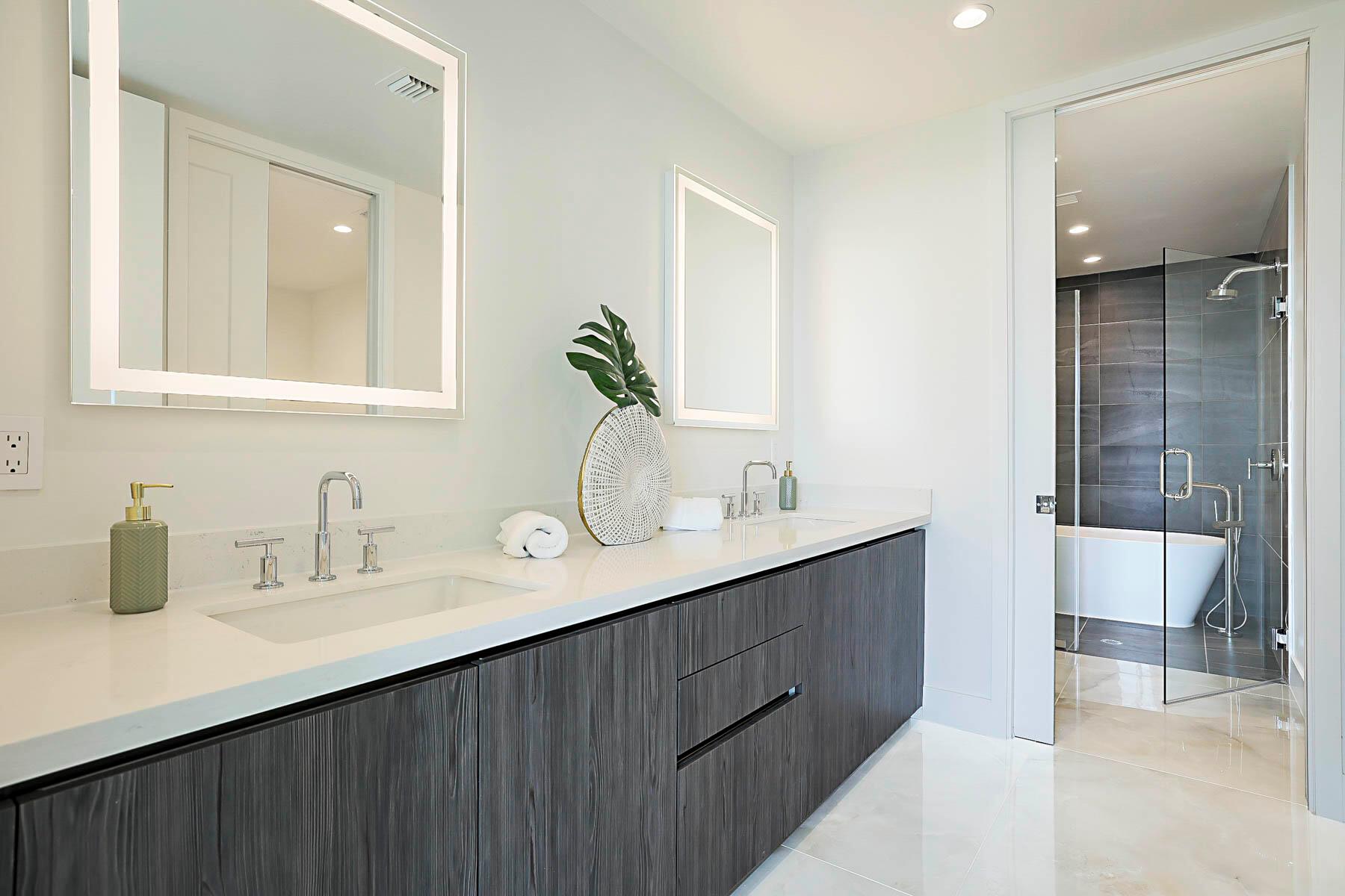 ROYAL PALM RESIDENCES CON - Residential