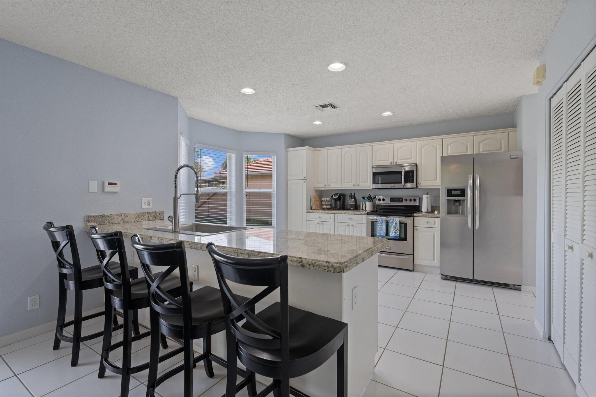 LAKEFIELD OF THE LANDINGS - Residential Lease