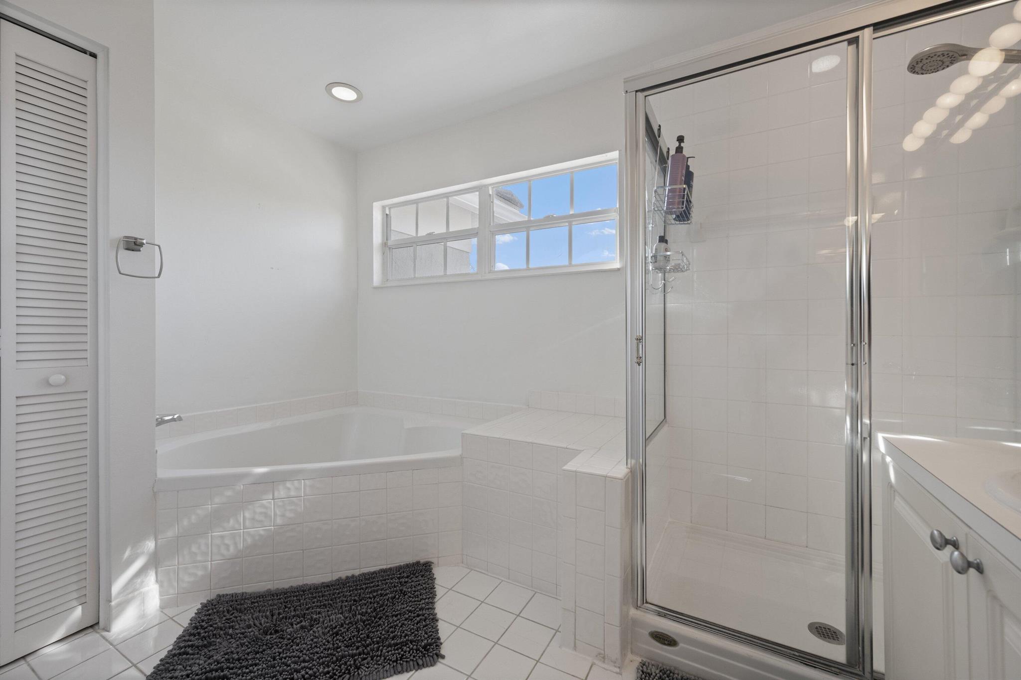 LAKEFIELD OF THE LANDINGS - Residential Lease