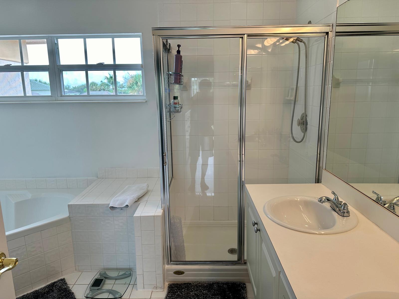 LAKEFIELD OF THE LANDINGS - Residential Lease