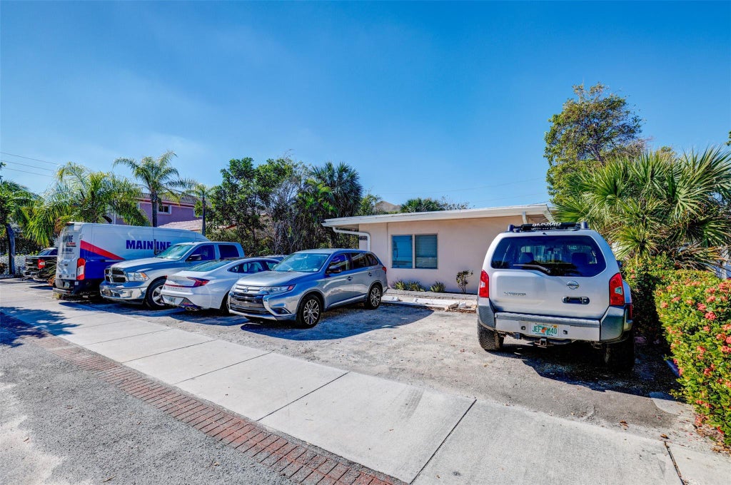 Photo of 4609 Bougainvilla Drive, Lauderdale By The Sea, FL 33308 (MLS # F10489954)