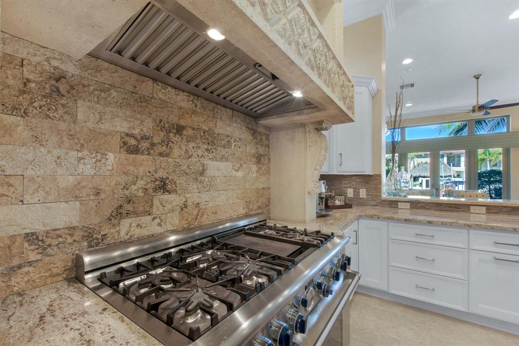 TROPIC ISLE - Residential