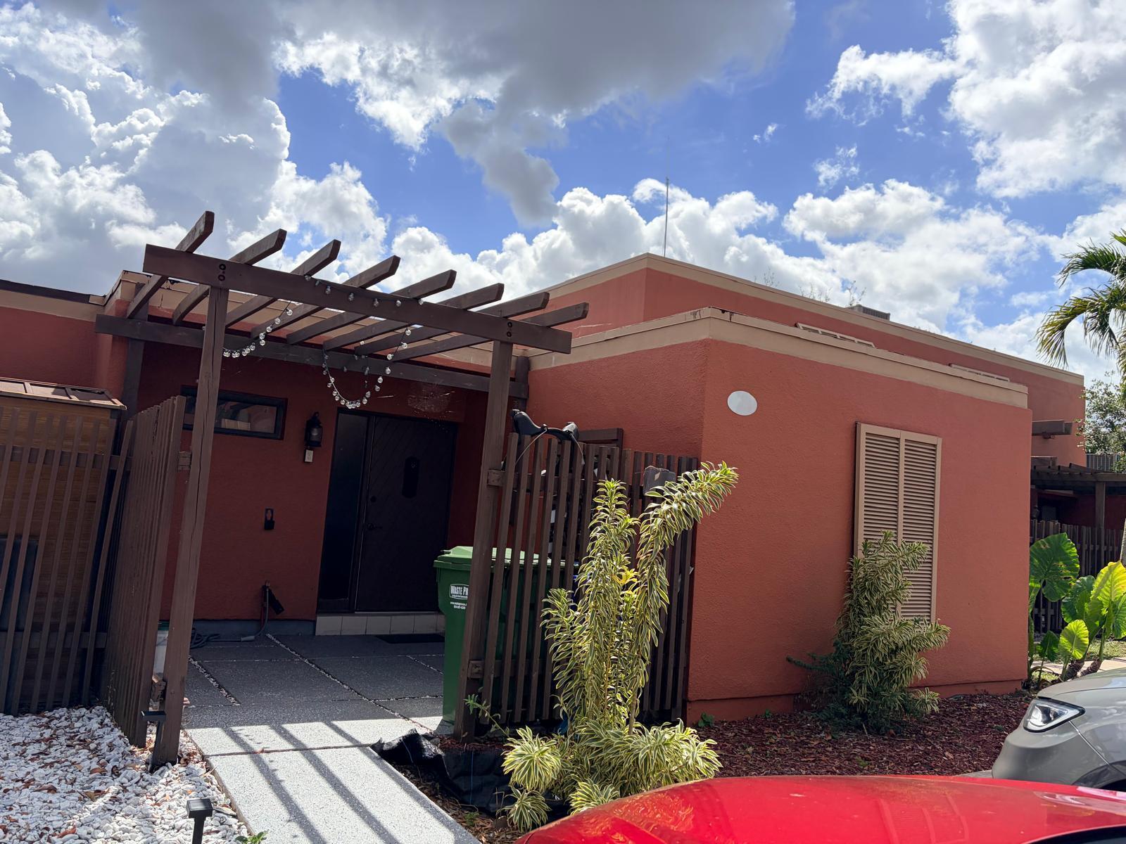 EVERGLADES SUGAR & LAND CO - Residential Lease