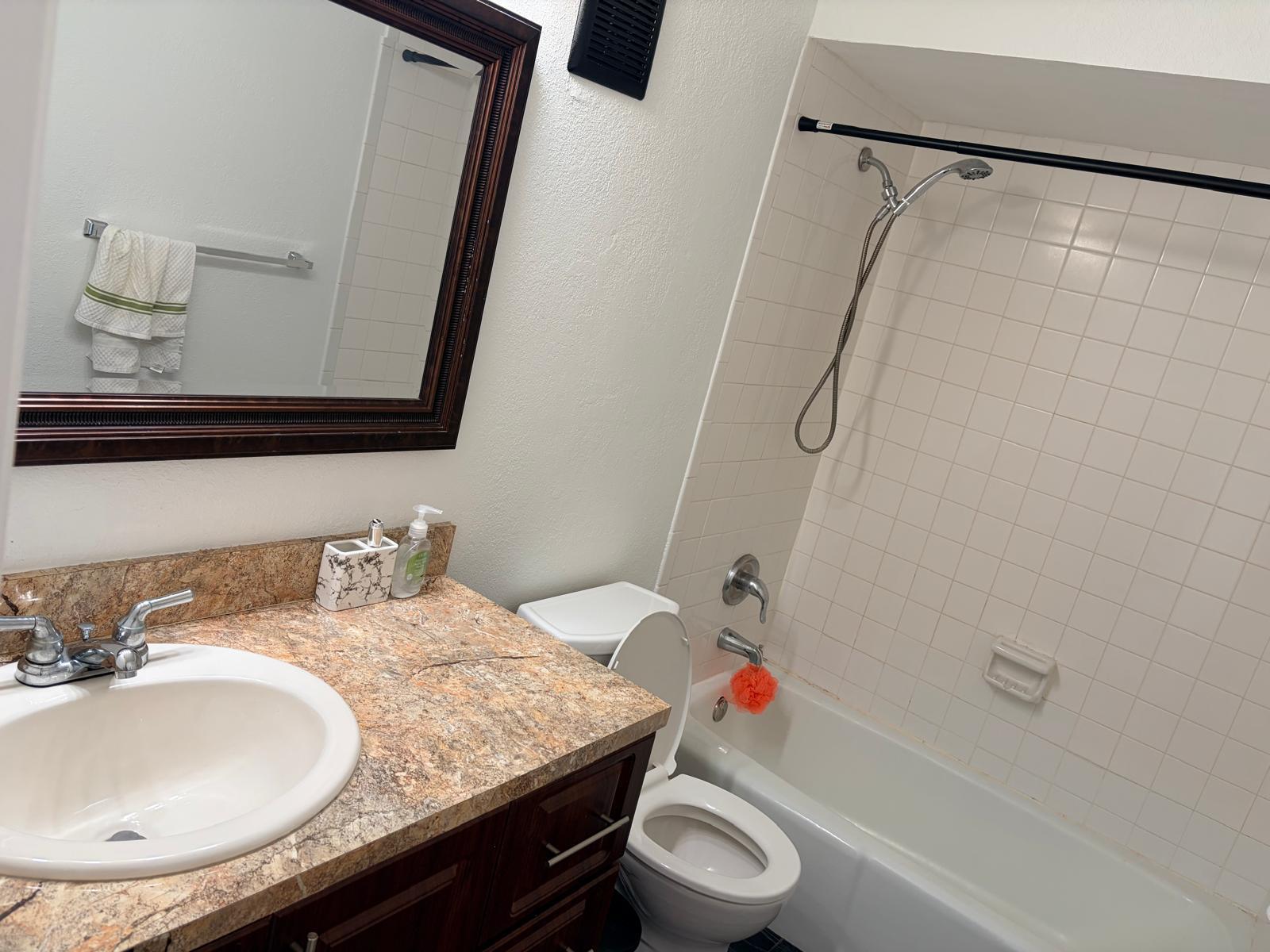 EVERGLADES SUGAR & LAND CO - Residential Lease