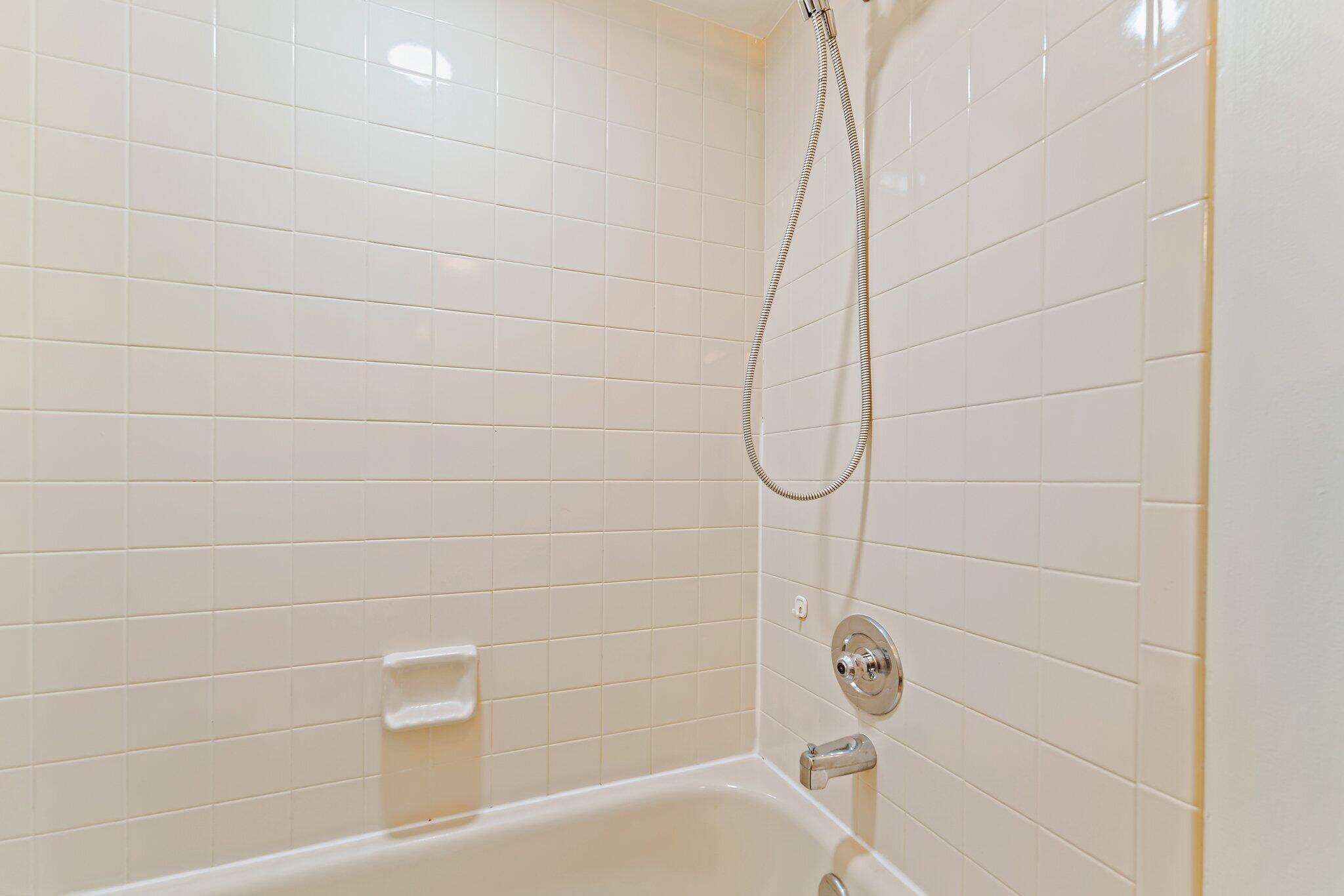 JUPITER BAY ONE THRU SIX CONDO - Residential Lease