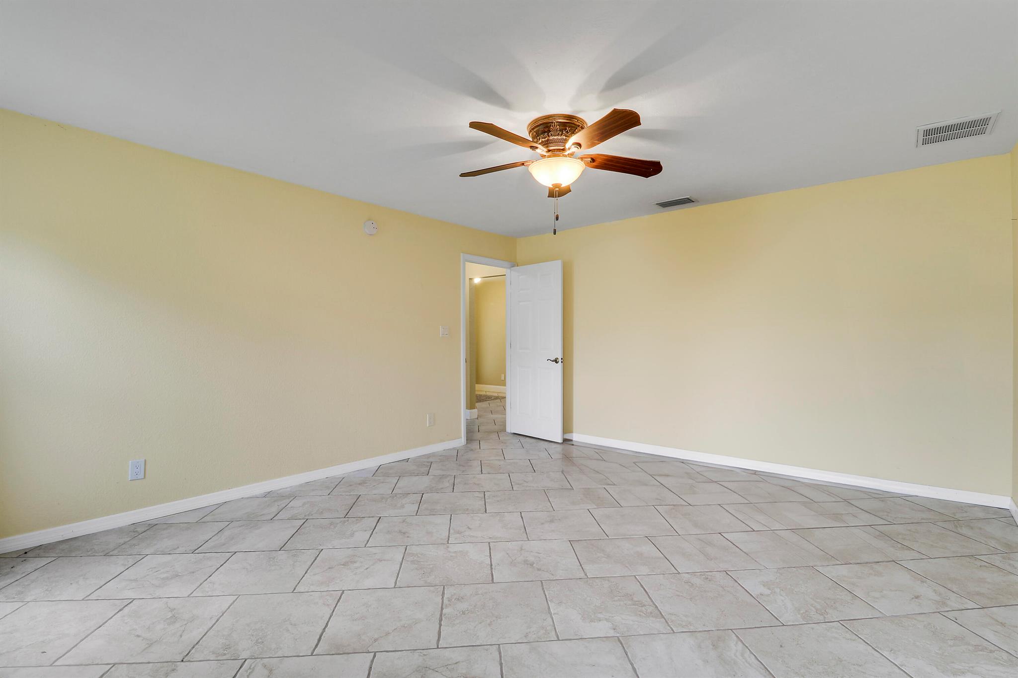 NORTHLAKE - Residential