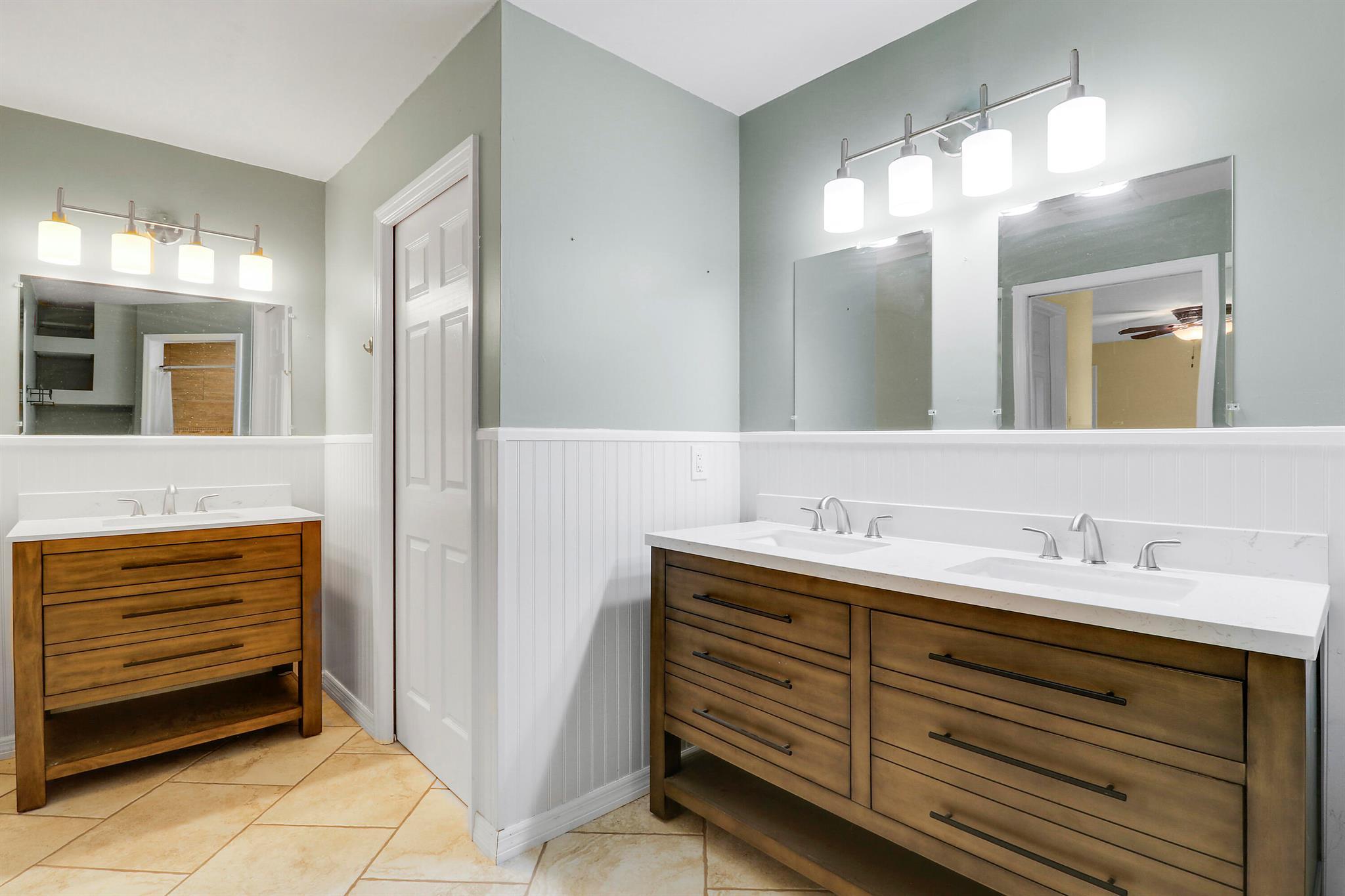 NORTHLAKE - Residential