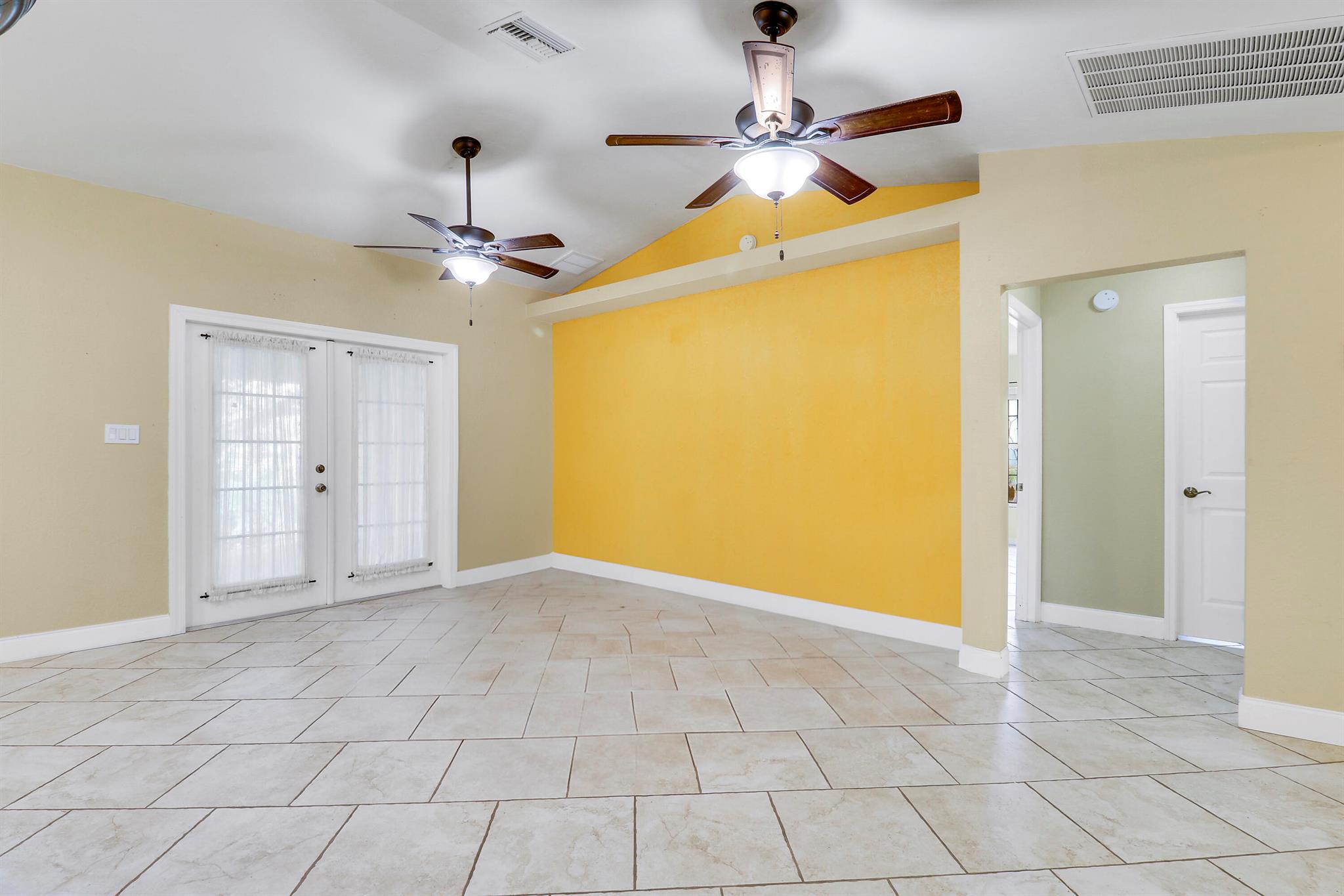 NORTHLAKE - Residential